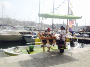 In Marseille, even the vendors are in the water! 